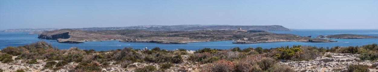 Fototapeta na wymiar Panoramic view of the island of Comino and Malta