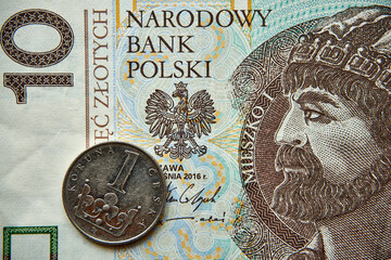 10 złotych, polski banknot i 1 korona czeska  - obrazy, fototapety, plakaty