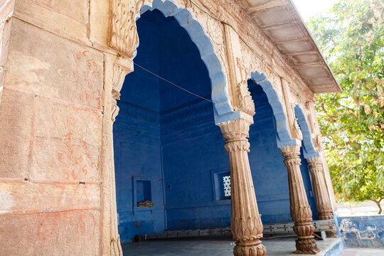 Ancient building with arches in the Mandore gardens, Jodhpur, Rajasthan, India, Asia