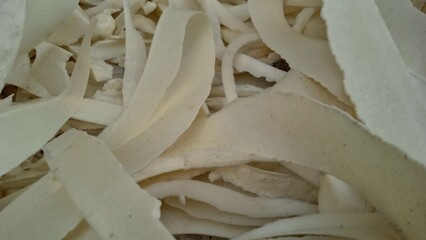 Sponge waste that is harmful to the environment and difficult to decompose