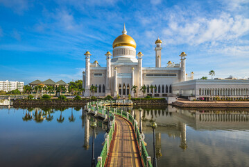 Fototapeta na wymiar Omar Ali Saifuddien Mosque in Bandar Seri Begawan, brunei
