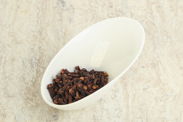 Dry Clove aroma in the bowl