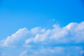	青い空と白い雲