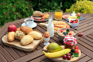 Frühstück im Garten