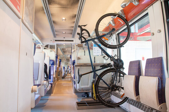 Vélo dans le train en Savoie, Auvergne Rhône Alpes