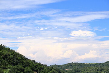 Obraz premium 夏の青空と入道雲