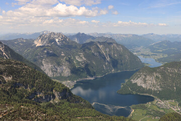 Obraz premium Wunderschönes Salzkammergut; Blick vom Krippenstein über den Hallstätter See