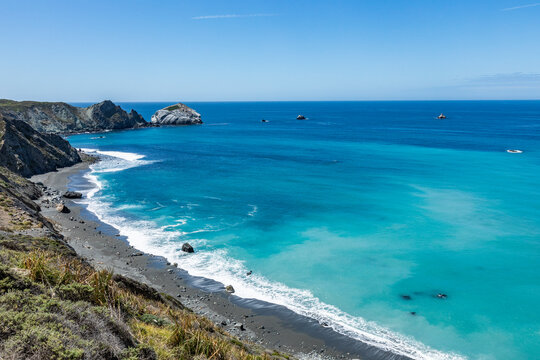 USA, California, Big Sur, Ocean waves on Big Sur coast