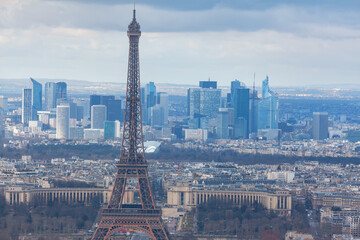 Obraz premium Eiffel Tower and skyscrapers in Paris