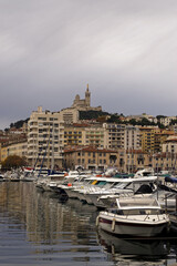 Bateaux amarr&eacute;s dans le port de Marseille