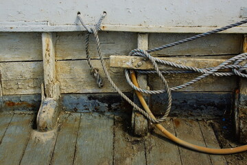 Peinture de barque écaillée