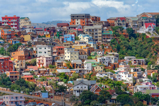 Maisons color&eacute;s dans la ville d'Antananarivo &agrave; Madagascar