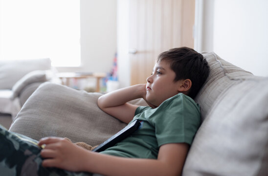 Kid on couch outlet