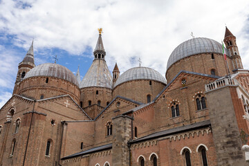 Fototapeta na wymiar The Basilica of St. Anthony in Padua on a summer day