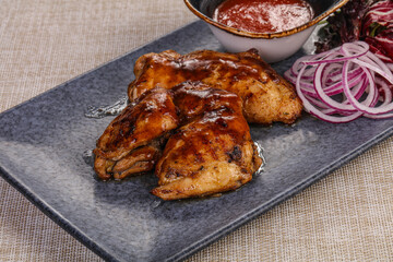 Grilled chicken with tomato sauce