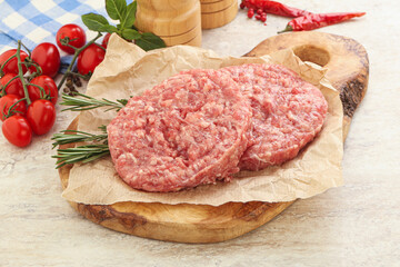 Raw pork cutlet for burger