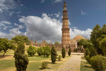Humayun's Tomb complex with minaret and mosque, Delhi, India, 