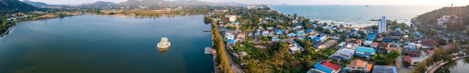 Fototapeta na wymiar Thai Pavillion Khao Tao Reservoir in Hua Hin, Prachuap Khiri Khan, Thailand