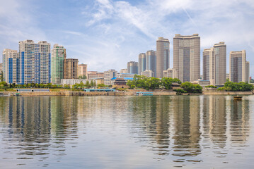 Fototapeta na wymiar skyline of Pyongyang by the Taedong River