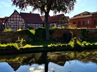 Obraz premium Park mit Stepenitz in Perleberg (Brandenburg)