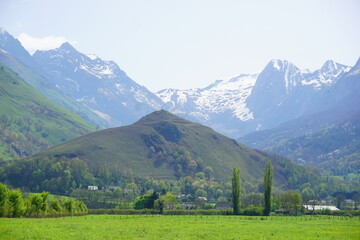 Fototapeta premium Paisaje de las montañas de Los Pirineos desde Francia
