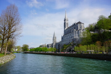 Santuario católico de Lourdes en Francia
