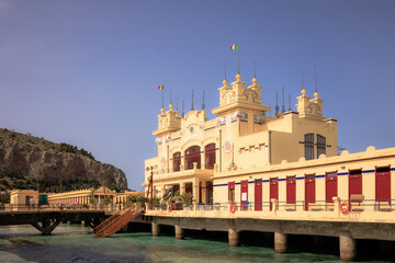 Restaurant am Meer im Jugendstil in Mondello bei Palermo auf Sizilien