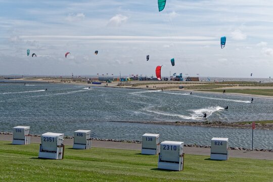 Kitesurfen in B&uuml;sum