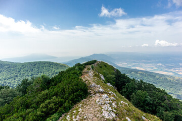 Fototapeta na wymiar Wanderung auf den Gipfel des Uckagebierges am Vojak - Primorje-Gorski - Kroatien