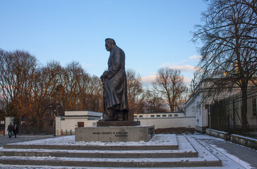 Monument to Józef Pilsudski near Lazenkovsky Royal Park in Warsaw - obrazy, fototapety, plakaty