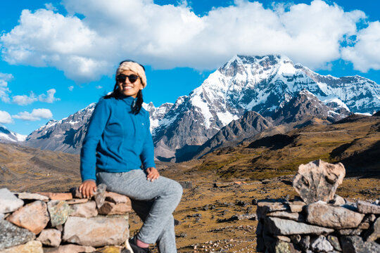 Vive la vida disfrutando de nuestro bello paisaje nevado de Ausangate uno de los sitios mas visitados am&eacute;rica del sur.