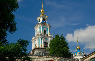 Fototapeta na wymiar The Kremlin in the ancient Russian city of Kostroma.