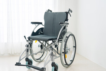 Fototapeta na wymiar 室内の無人の車椅子