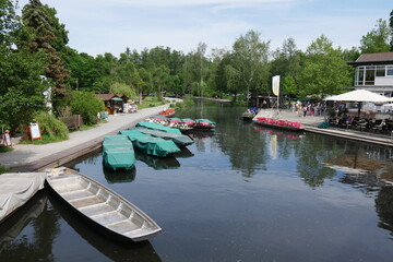 Kähne im Hafen von Lübbenau im Spreewald