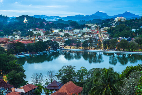 Kandy, Last Capital Of Ancient Sri Lanka, By Lake