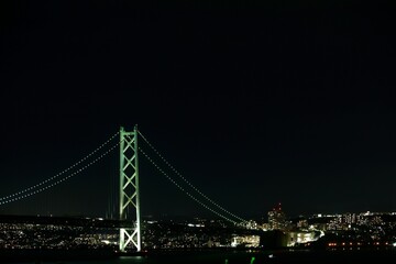 Fototapeta na wymiar 淡路サービスエリアから見た夜の明石海峡大橋