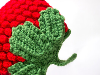 Knitting patterns. Handmade. Strawberry.