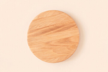 Wooden plate on pastel beige background. Card mockup. Elegant wedding layout. Bouquet of dried flowers pampas grass. Minimal eco template Soft shadow. Aesthetic interior. Wood oak tray