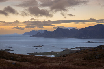Fototapeta na wymiar Sonnenuntergang auf den Lofoten in Norwegen