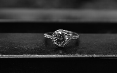 accessories A white gold ring set with diamonds	