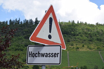 Hochwasser, Warnschild