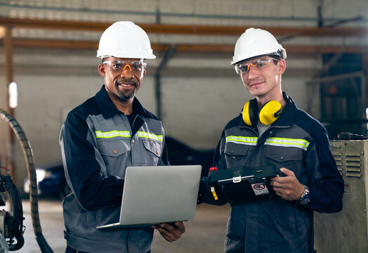 Packaging Machine Operator Images – Browse 6,322 Stock Photos, Vectors ...