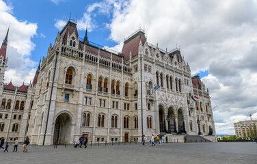 Fototapeta na wymiar Hungarian Parliament building at spring in Budapest, Hungary