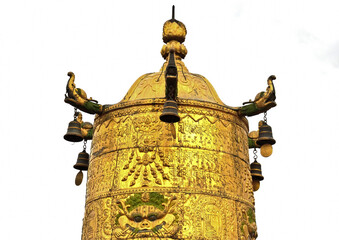  The roof is decorated with ancient and famous symbols of the famous Himalayas, Tibet.