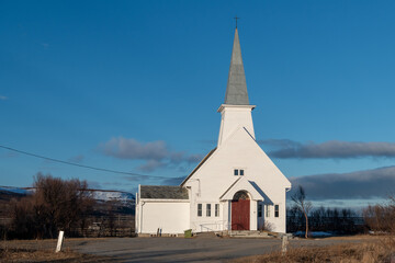 Fototapeta na wymiar Die Kirche in Vestre Jakobselv bei Vadsø in Norwegen