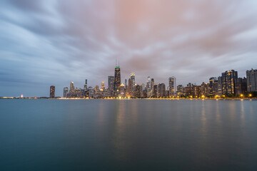Fototapeta na wymiar Chicago skyline - North Avenue Beach