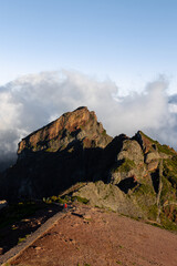 Malerischer Sonnenaufgang auf dem Pico do Areeiro Madeira