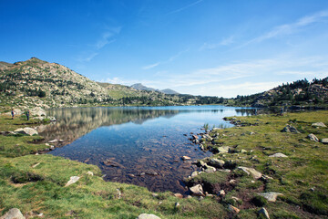 Fototapeta na wymiar Randonnée des lacs du Carlit, site classé des Bouillouses - Formiguères