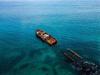 Barco em praia do governador - São Tomé