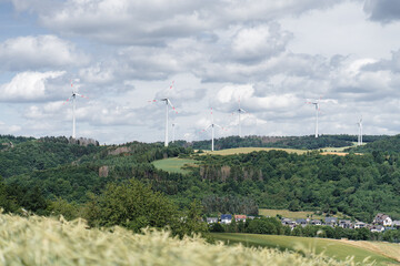 Windkraft in der Natur integriert